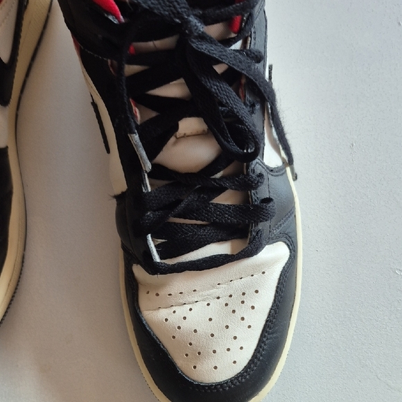 Pre-owned NIKE AirJordans Womens Athletic Tennis Shoes - Picture 7 of 15